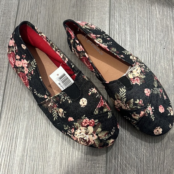 WOMENS BLACK FLORAL FLOWER CANVAS FLATS SUMMER SPRING HOT FASHION NEW - Picture 2 of 2